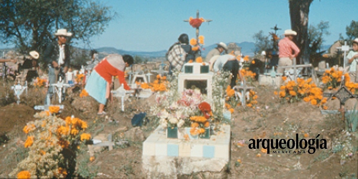 altar dia de los muertos cementerio