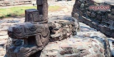 Xiuhcóatl-nahualli en los adoratorios de Tenayuca